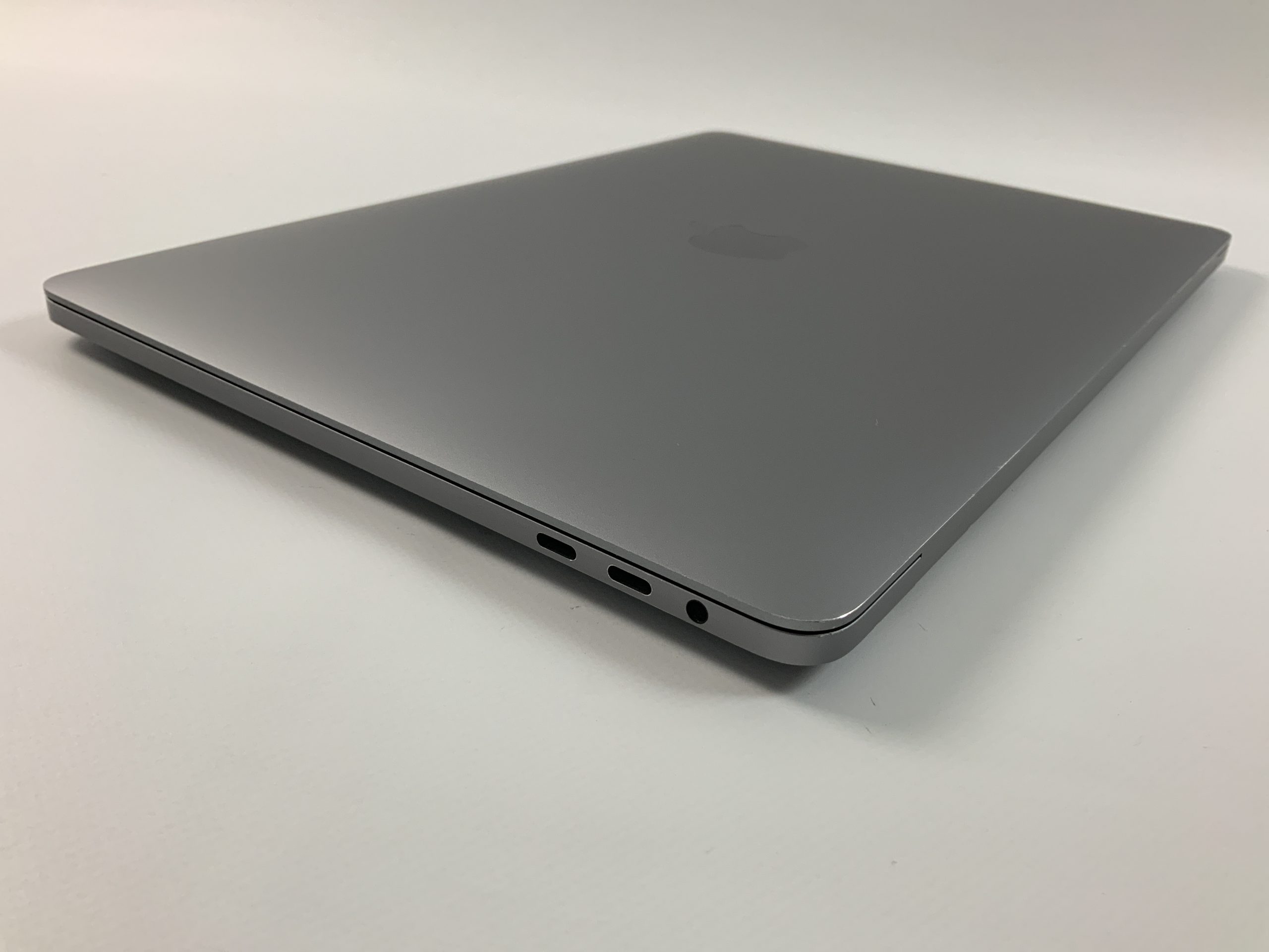 MacBook Pro 13" 4TBT Mid 2020 (Intel Quad-Core i5 2.0 GHz 16 GB RAM 1 TB SSD), Space Gray, Intel Quad-Core i5 2.0 GHz, 16 GB RAM, 1 TB SSD, Bild 3